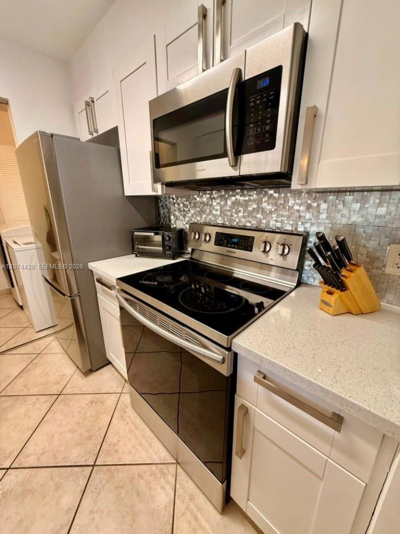 19701 E Country Club Dr , Unit 5605, Aventura, FL 33180 Photo