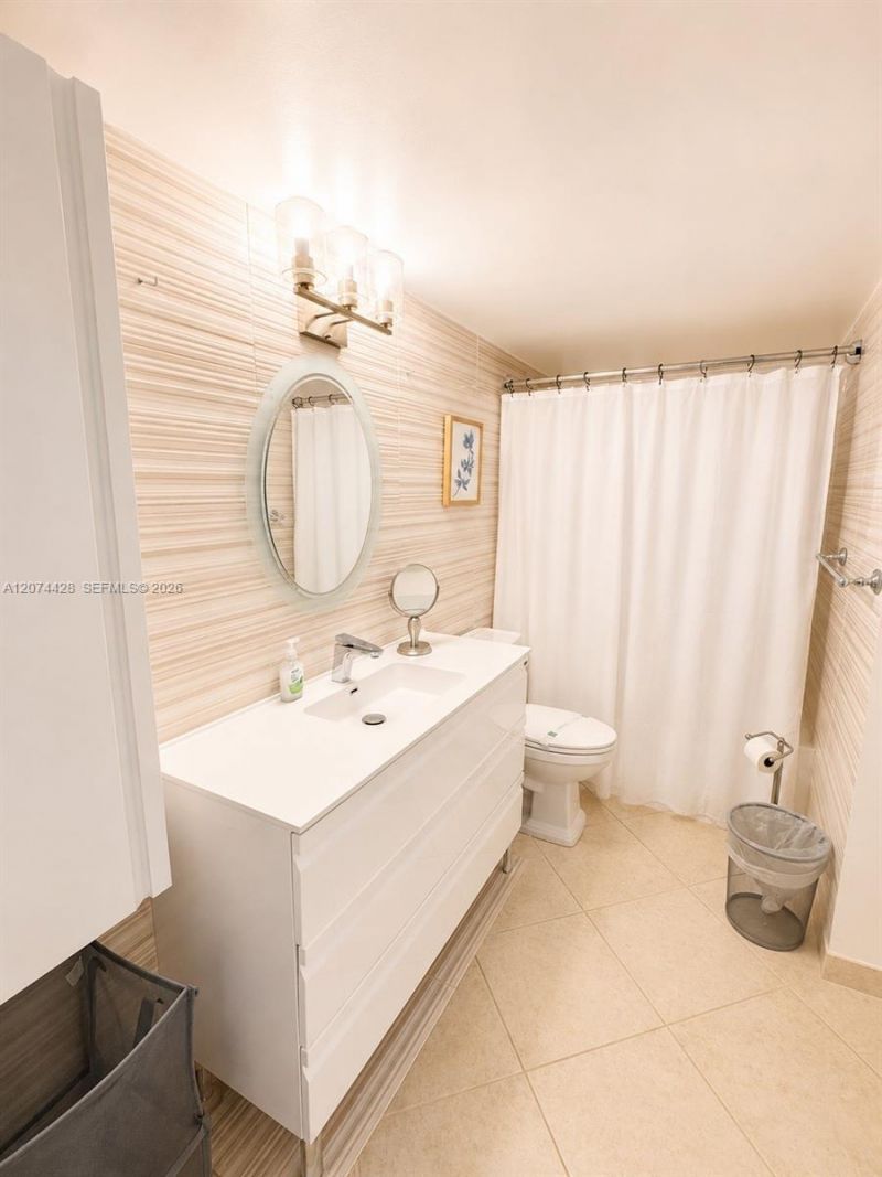19701 E Country Club Dr , Unit 5605, Aventura, FL 33180 Photo