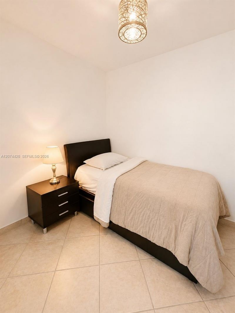 19701 E Country Club Dr , Unit 5605, Aventura, FL 33180 Photo