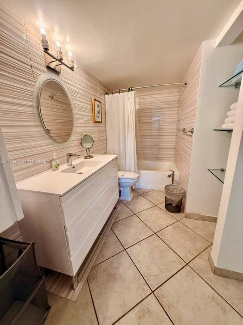 19701 E Country Club Dr , Unit 5605, Aventura, FL 33180 Photo