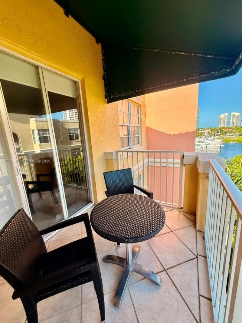 19701 E Country Club Dr , Unit 5605, Aventura, FL 33180 Photo