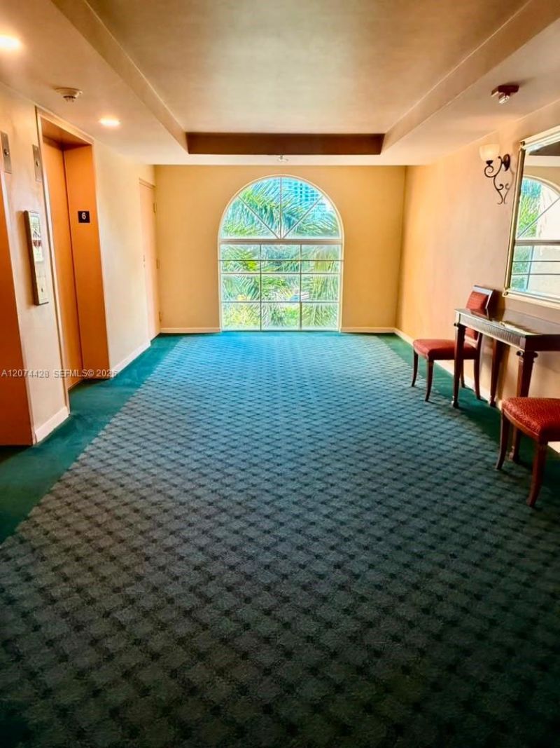 19701 E Country Club Dr , Unit 5605, Aventura, FL 33180 Photo