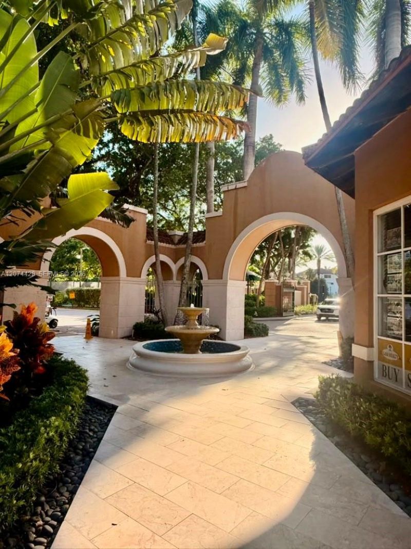 19701 E Country Club Dr , Unit 5605, Aventura, FL 33180 Photo