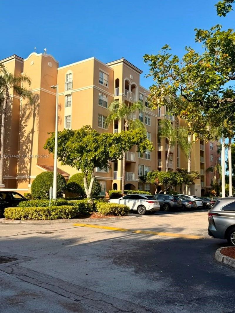 19701 E Country Club Dr , Unit 5605, Aventura, FL 33180 Photo