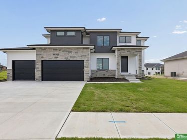 5719 N 199th Street, Elkhorn, NE 68022