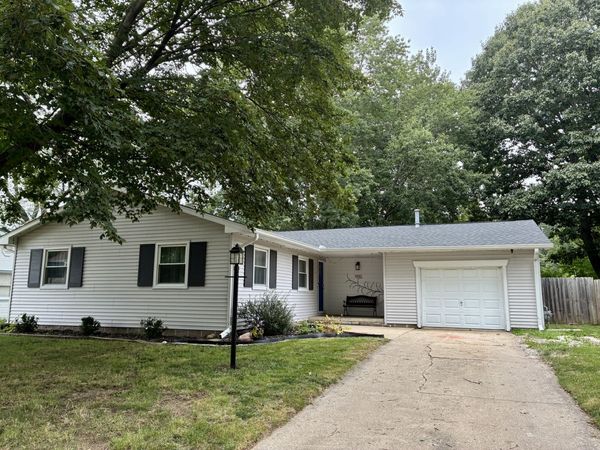 1810 Rebecca Drive , Champaign, IL 61821