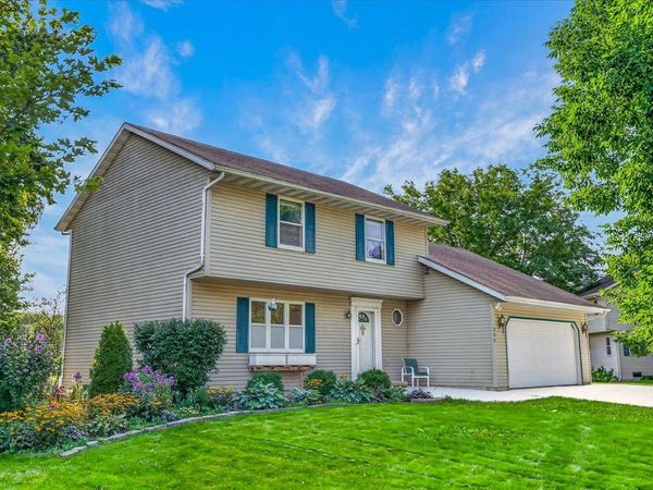 200 Dentaria Drive, Cottage Grove, WI 53527