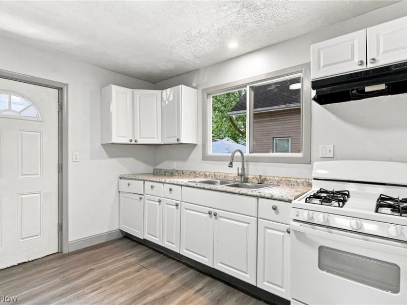 1000 Lovers Lane, Akron, OH 44306 Photo 12