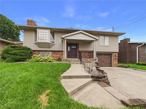 3206 Charles Drive , Vienna, WV 26105