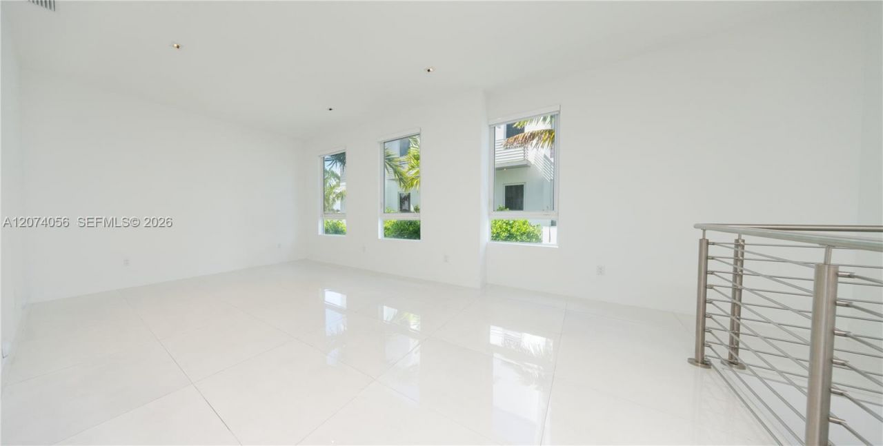 9165 NW 33rd St , Unit 9165, Doral, FL 33172 Photo
