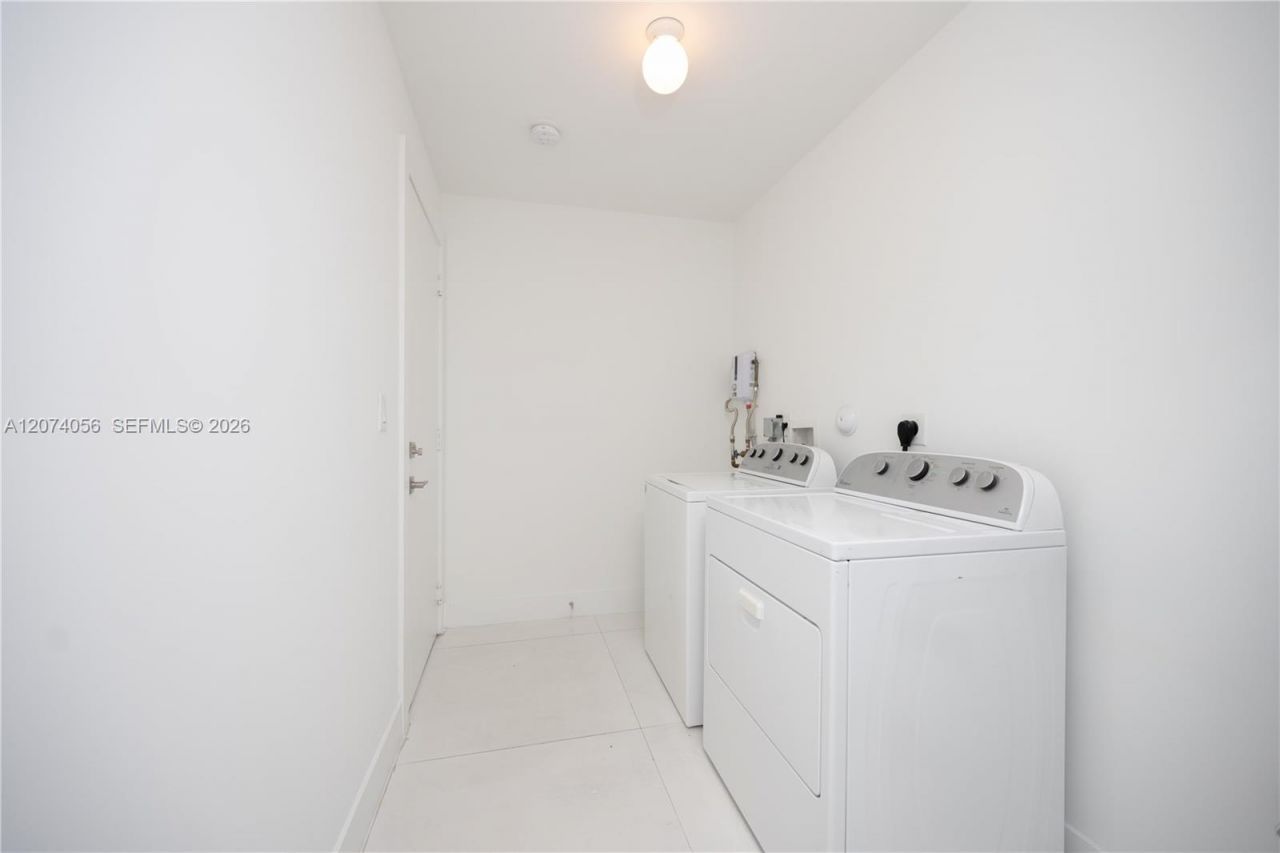9165 NW 33rd St , Unit 9165, Doral, FL 33172 Photo
