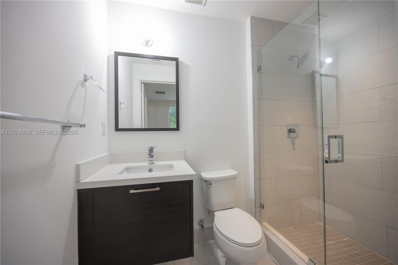 9165 NW 33rd St , Unit 9165, Doral, FL 33172 Photo