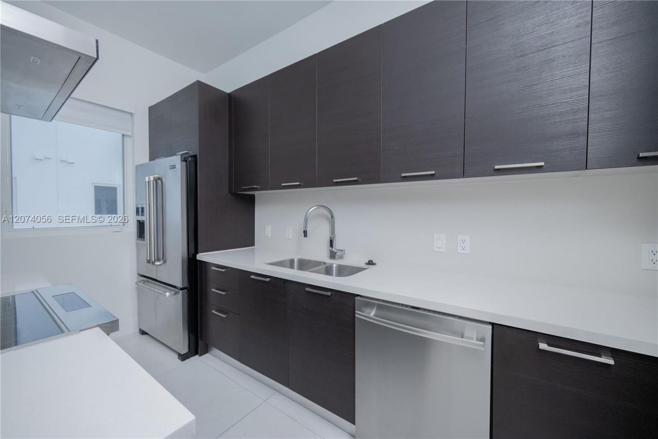 9165 NW 33rd St , Unit 9165, Doral, FL 33172 Photo