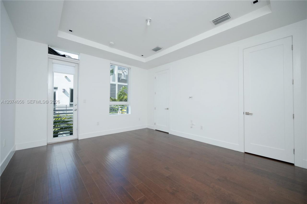 9165 NW 33rd St , Unit 9165, Doral, FL 33172 Photo