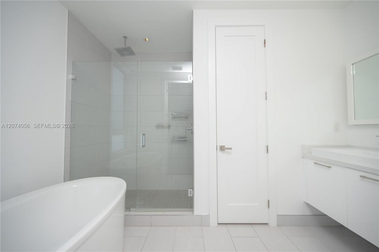 9165 NW 33rd St , Unit 9165, Doral, FL 33172 Photo