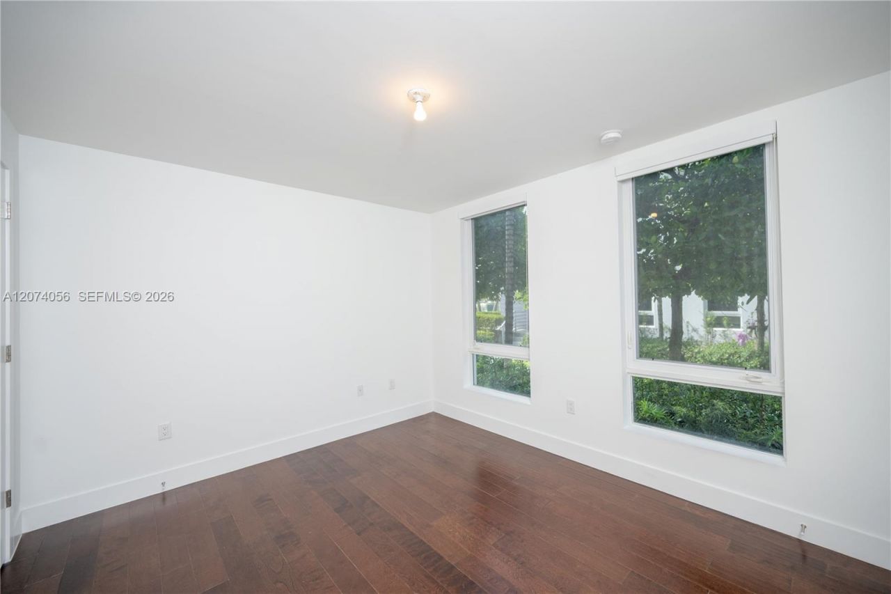 9165 NW 33rd St , Unit 9165, Doral, FL 33172 Photo