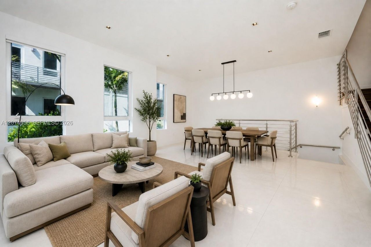 9165 NW 33rd St , Unit 9165, Doral, FL 33172 Photo