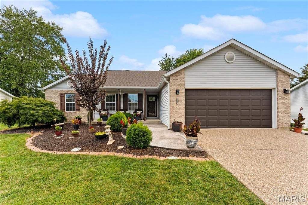 939 Dunberry Drive , O Fallon, IL 62269 Main Photo