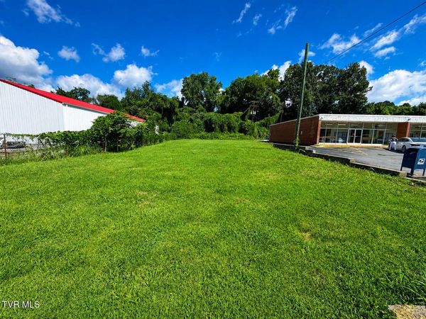 129 East Main Boulevard, Church Hill, TN 37642