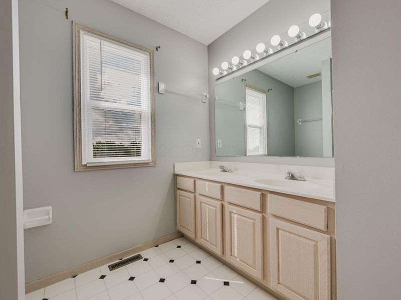 1144 Tenagra Way, Columbus, OH 43228 Photo 26
