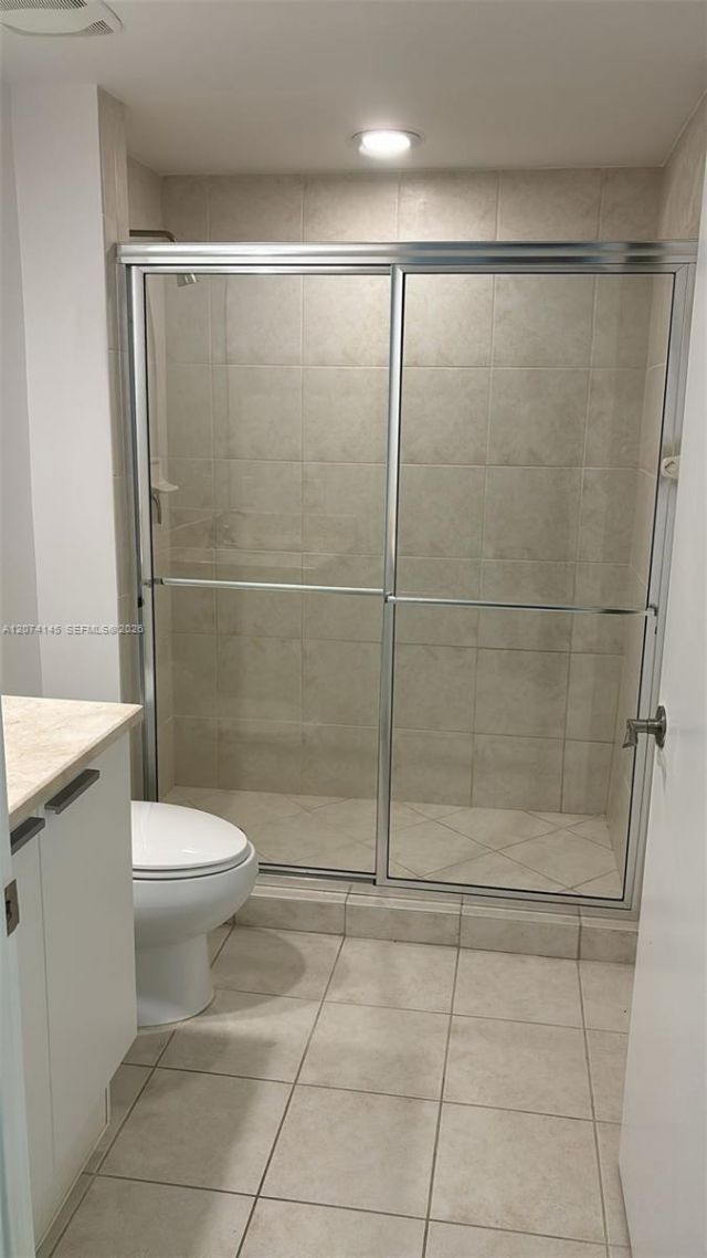 14951 Royal Oaks Ln , Unit 702, North Miami, FL 33181 Photo