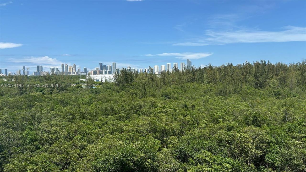 14951 Royal Oaks Ln , Unit 702, North Miami, FL 33181 Photo