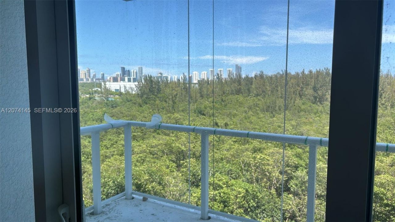 14951 Royal Oaks Ln , Unit 702, North Miami, FL 33181 Photo
