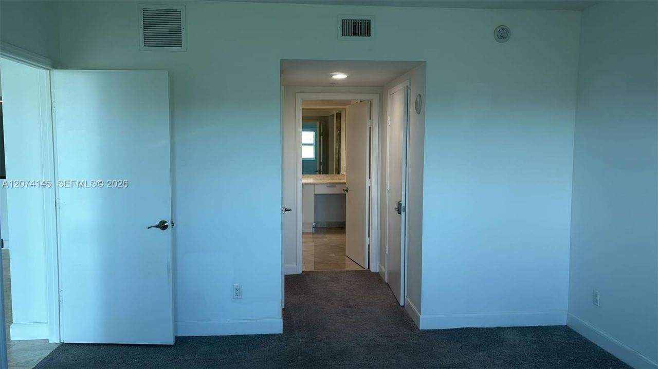 14951 Royal Oaks Ln , Unit 702, North Miami, FL 33181 Photo