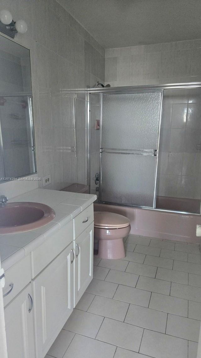 8024 Tatum Waterway Dr , Unit 6B, Miami Beach, FL 33141 Photo