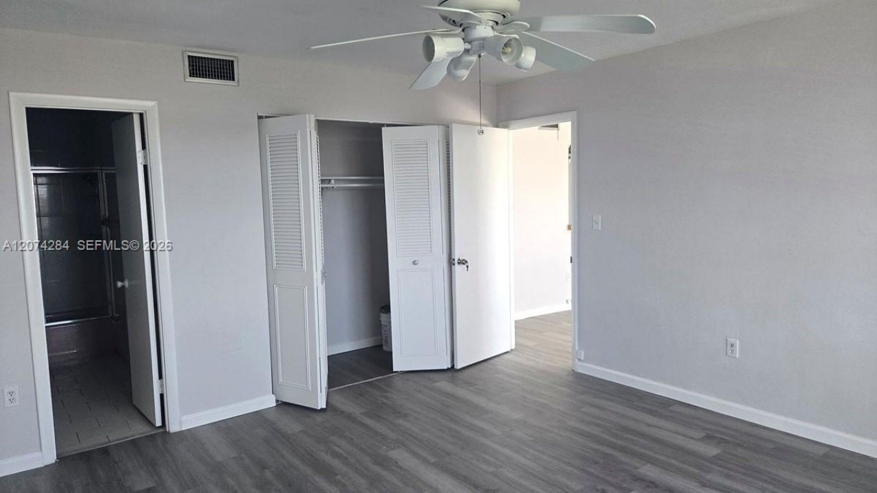 8024 Tatum Waterway Dr , Unit 6B, Miami Beach, FL 33141 Photo