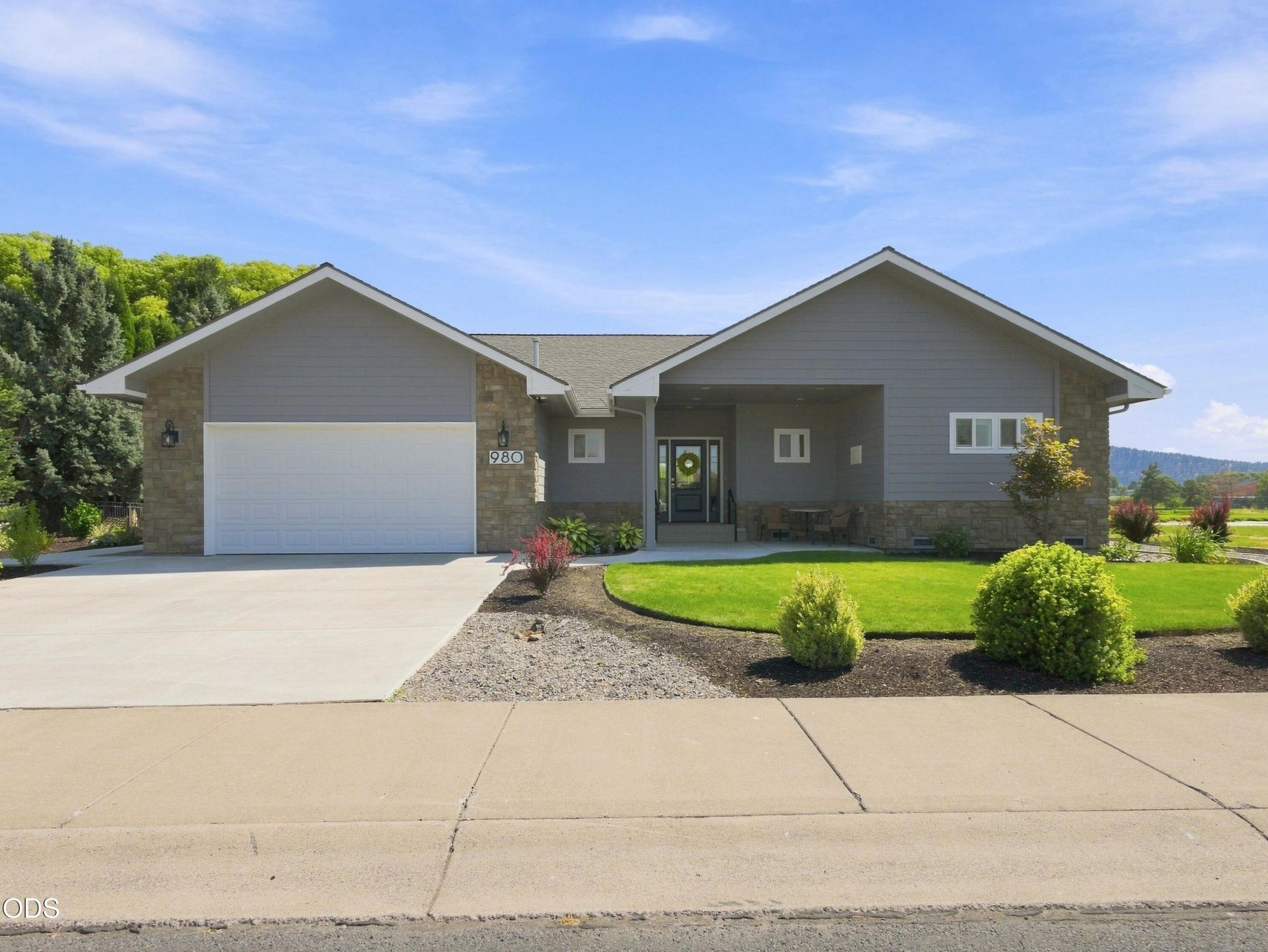 980 Harbor Isle Boulevard, Klamath Falls, OR 97601 Main Photo