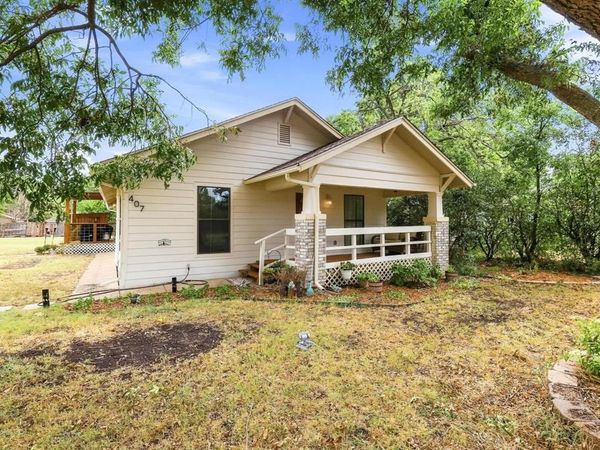 407 E Bois D Arc Street, Leonard, TX 75452