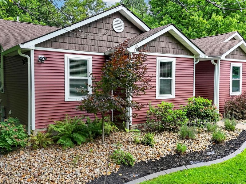 365 Valleybrook Circle, Howard, OH 43028 Photo 2