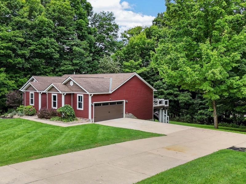365 Valleybrook Circle, Howard, OH 43028 Photo 3