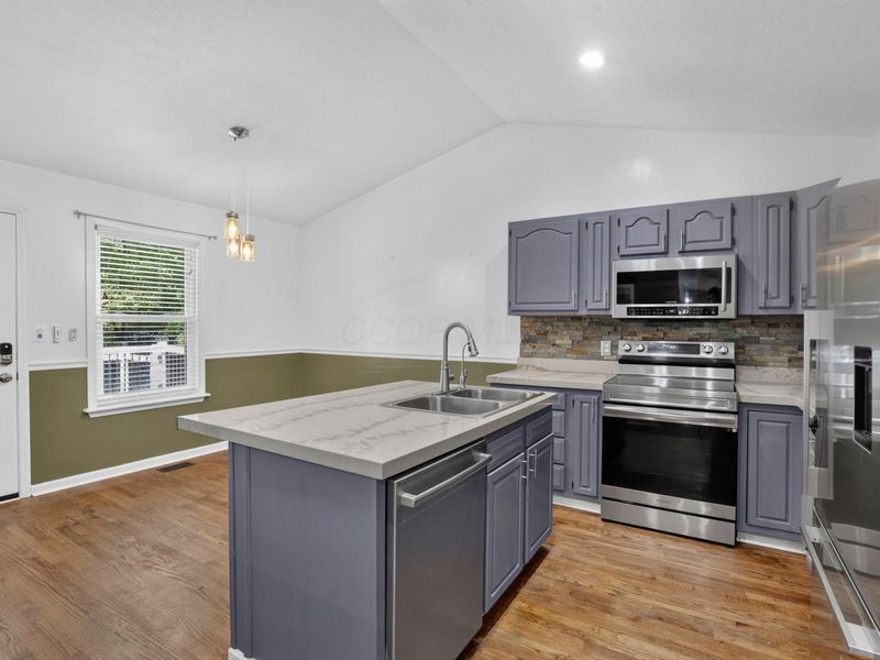 365 Valleybrook Circle, Howard, OH 43028 Photo 5