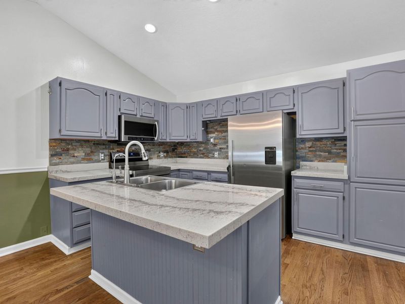 365 Valleybrook Circle, Howard, OH 43028 Photo 6