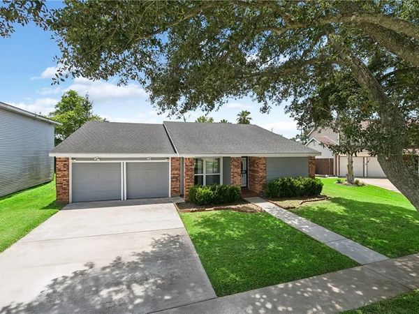 4049 S CHIPWOOD Drive , Harvey, LA 70058