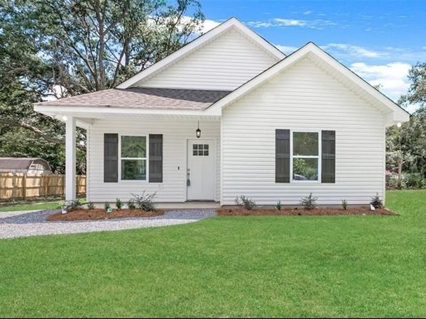 66321 MARKHAM Drive, Lacombe, LA 70445
