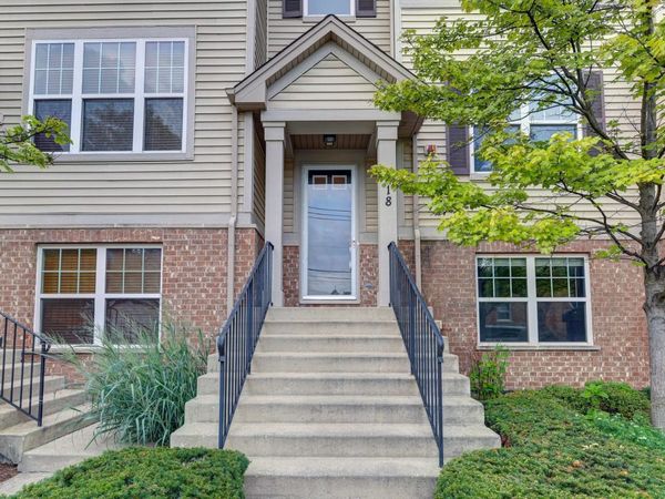 318 Laurel Avenue , Des Plaines, IL 60016