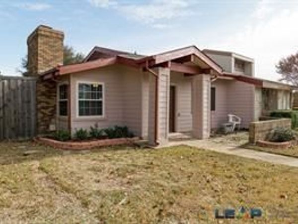565 Hunters Glen Street, Lewisville, TX 75067