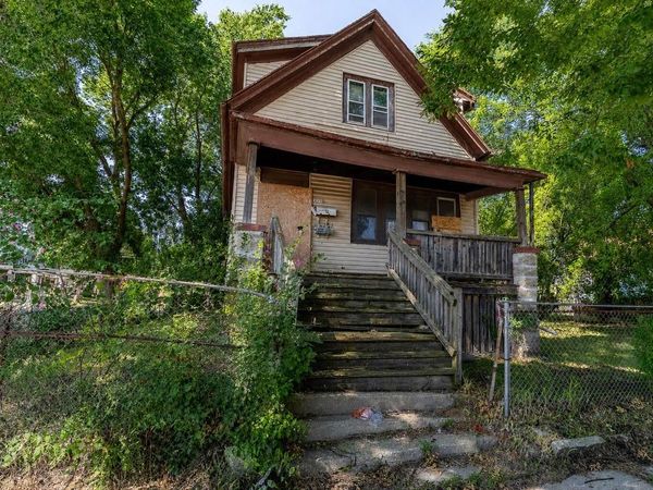 2532 W Lloyd STREET, Milwaukee, WI 53205