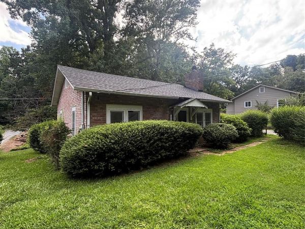 40 Beaver Street , Tryon, NC 28782