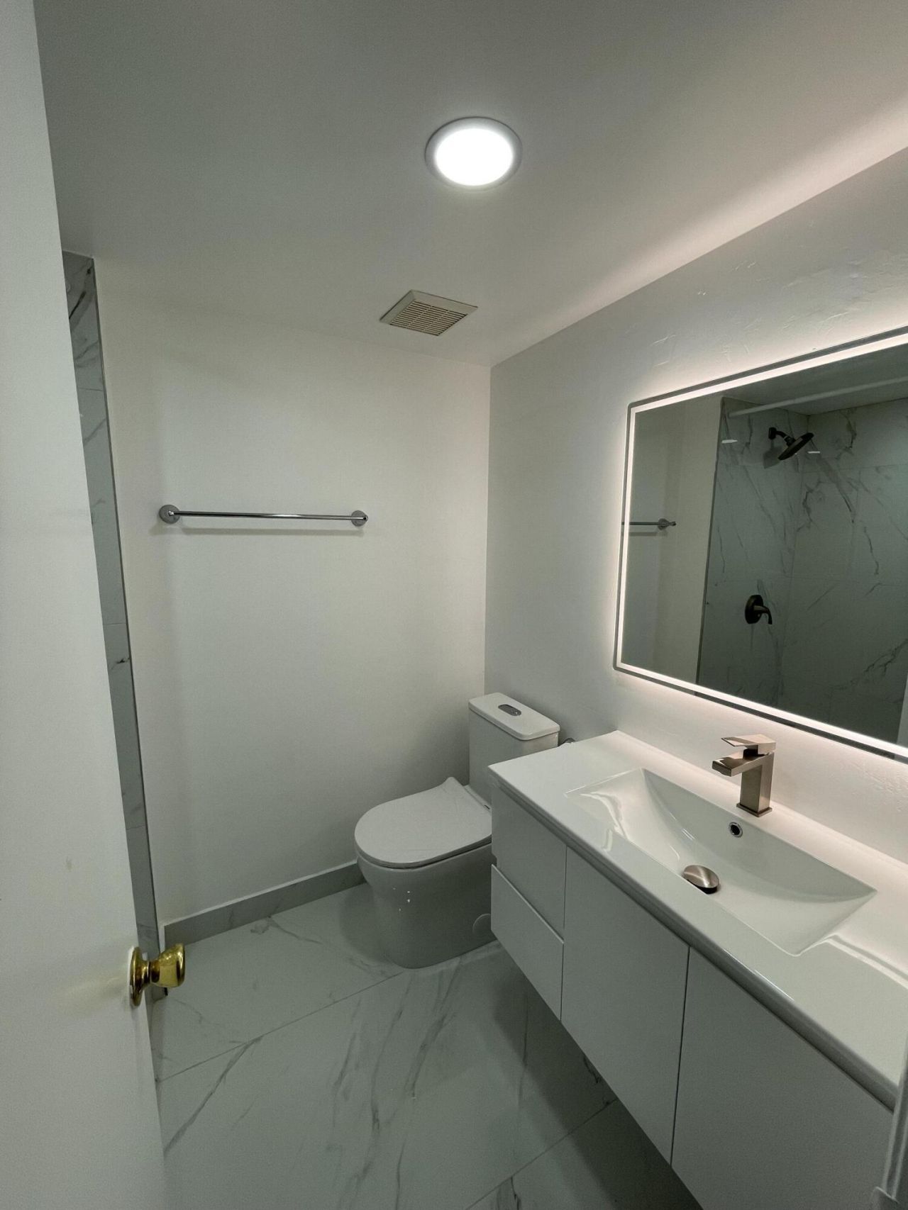 18340 Mediterranean Boulevard, Unit 2806, Hialeah, FL 33015 Photo