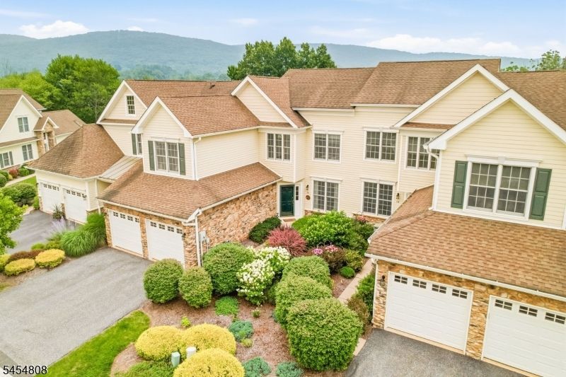 56 Briar Ct, Hardyston, NJ 07419 Main Photo