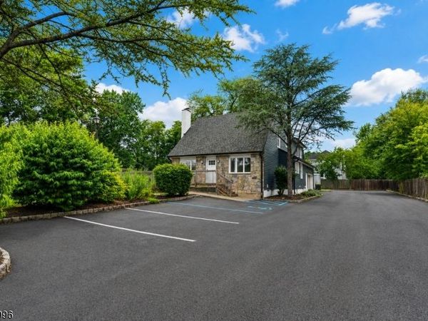 11 Mountain Blvd, Warren, NJ 07059