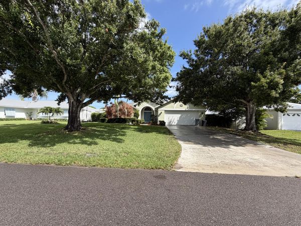 8081 SE HELEN Terrace, Hobe Sound, FL 33455