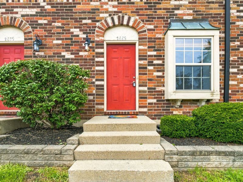 2568 Scioto View Lane, Unit G, Columbus, OH 43221 Photo 1