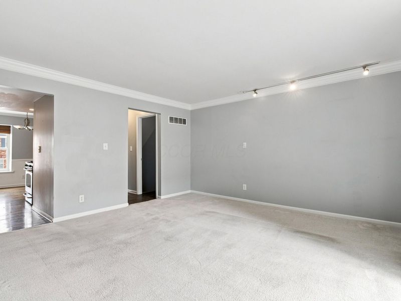 2568 Scioto View Lane, Unit G, Columbus, OH 43221 Photo 10