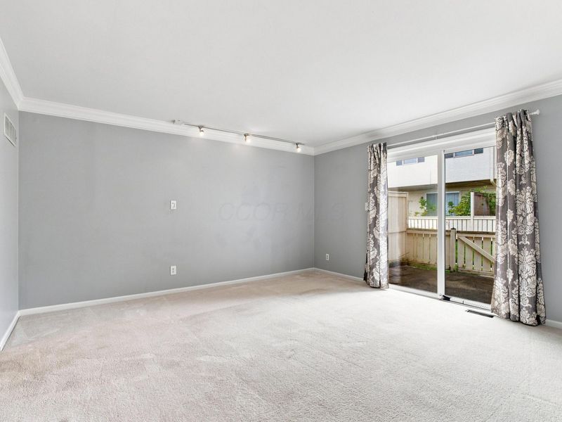 2568 Scioto View Lane, Unit G, Columbus, OH 43221 Photo 11