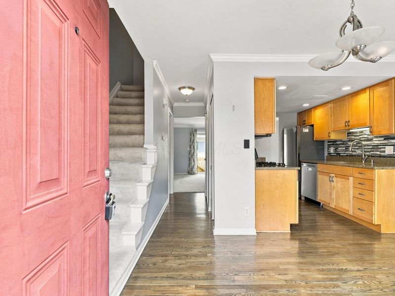 2568 Scioto View Lane, Unit G, Columbus, OH 43221 Photo 3